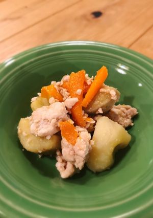 じゃがいもとさつまいもとひき肉の甘辛炒め-レシピのメイン写真