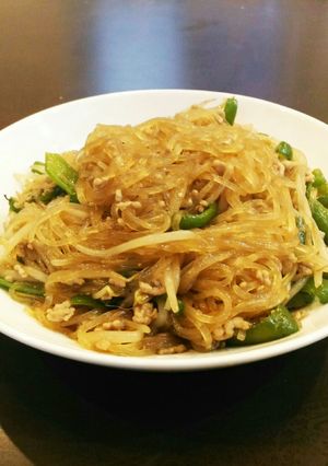 おなか満足。マロニーで太麺チャプチェ-レシピのメイン写真