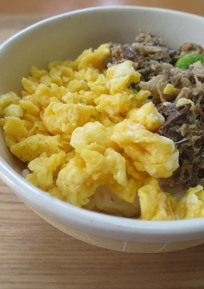 さばと卵のそぼろ丼 / 七尾市給食-レシピのメイン写真