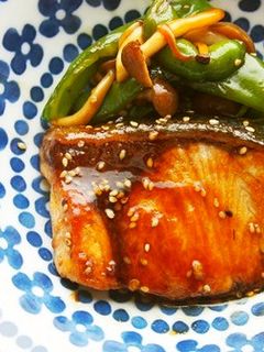ぶりの胡麻照り焼き♪野菜もたっぷり入れて-レシピのメイン写真