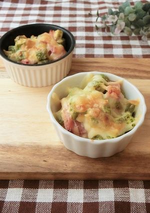 オクラとベーコンの明太マヨチーズ焼き-レシピのメイン写真