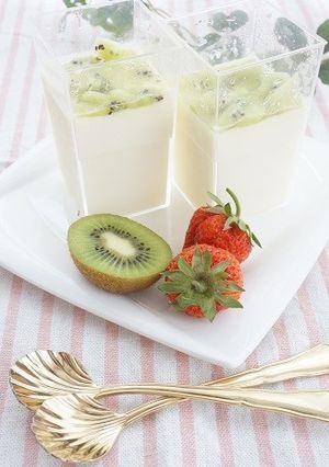キウイソースのとろける豆乳パンナコッタ-レシピのメイン写真