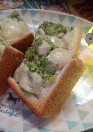 ブロッコリーのチーズトースト-レシピのメイン写真