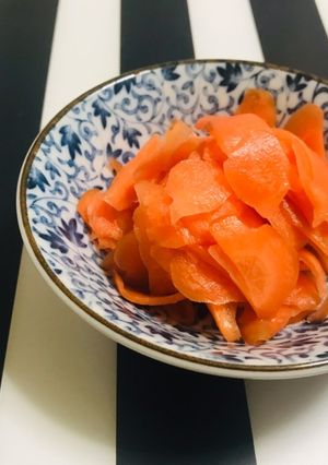 鶏がらスープの素で ピーラー人参の漬物-レシピのメイン写真