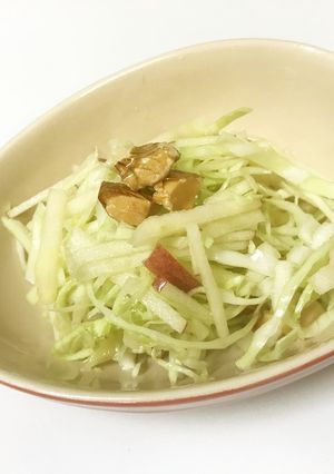 キャベツとリンゴのサラダ-レシピのメイン写真