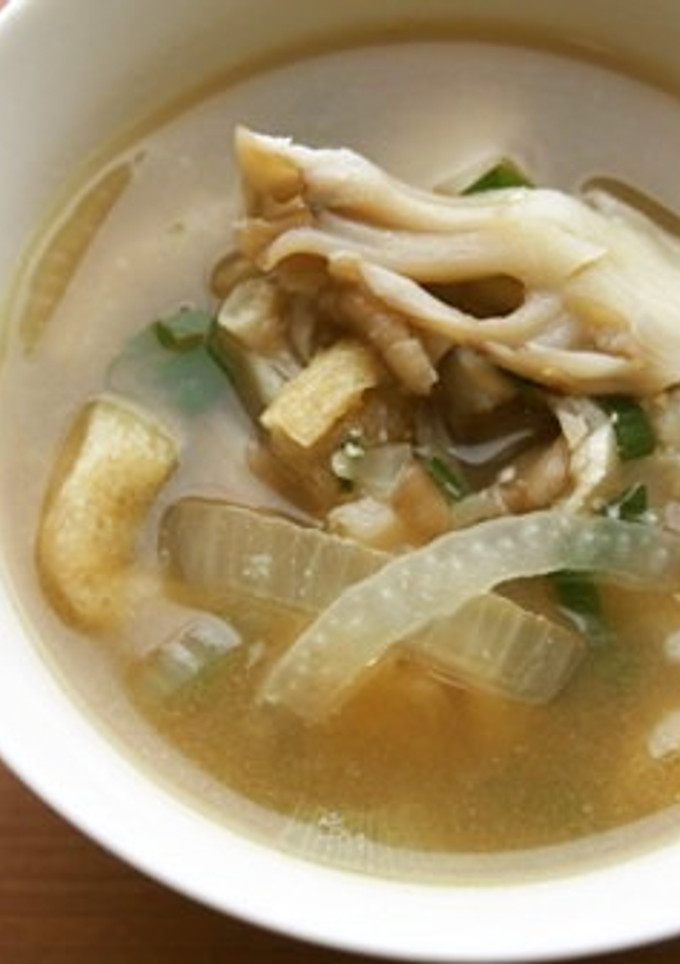 舞茸と玉ねぎの味噌汁♪-レシピのメイン写真
