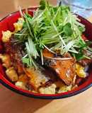梅ご飯が絶妙☆さんま缶でバリうま蒲焼き丼