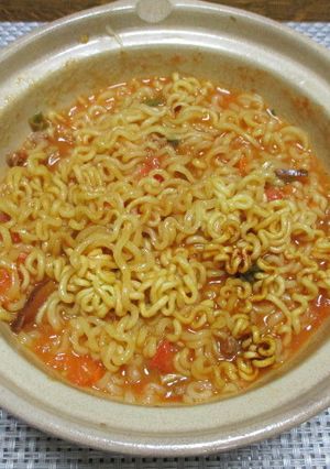 おひとりさまのトマトで辛ラーメン-レシピのメイン写真