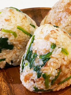 ごま油香る☆おにぎり(梅・かつお節)-レシピのメイン写真