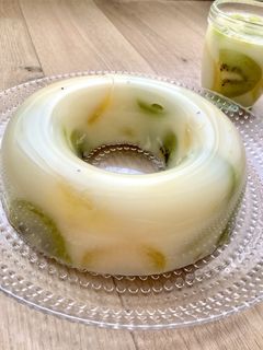 夏にピッタリ♪簡単!濃厚牛乳キウイ寒天☆-レシピのメイン写真