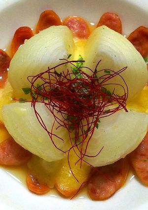 丸ごと玉ねぎとウインナーのレンジ蒸し-レシピのメイン写真