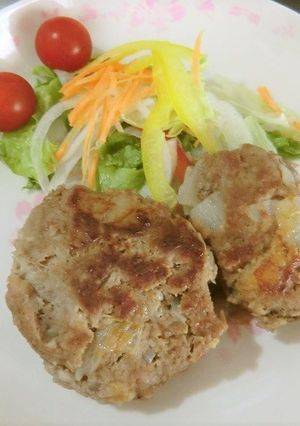 玉ねぎごろごろの！なんちゃってハンバーグ-レシピのメイン写真