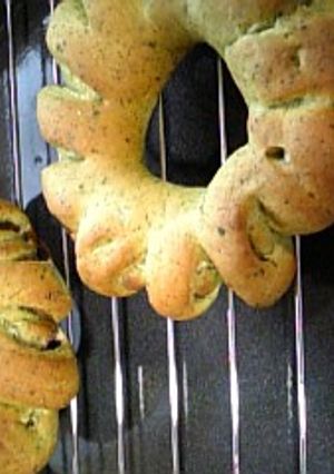 貧血の味方!ほうれん草でお花パン*-レシピのメイン写真