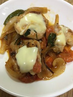 バジルチキン、トマト煮込み-レシピのメイン写真
