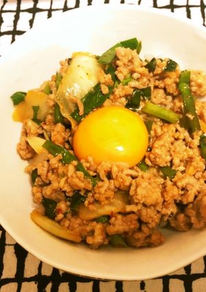 ニラとキムチーズの挽き肉丼-レシピのメイン写真
