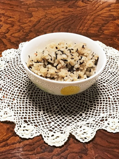 梅ひじきの炊き込みご飯-レシピのメイン写真