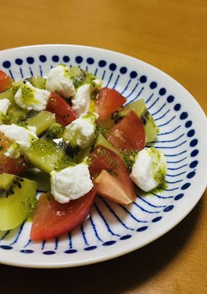 キウイとトマトとチーズの大葉オイル仕立て-レシピのメイン写真