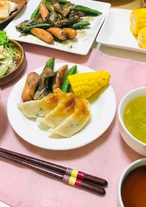 今夜は餃子の日♬ネギ塩スープ・中華サラダ-レシピのメイン写真
