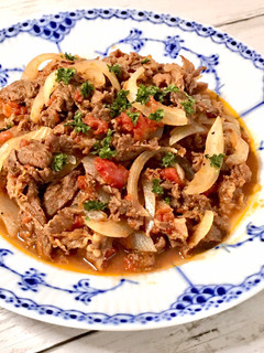 牛肉とトマト缶の簡単スパイシー煮込み-レシピのメイン写真