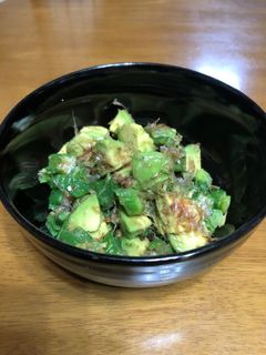 冷凍オクラとアボカドのおかか和え-レシピのメイン写真