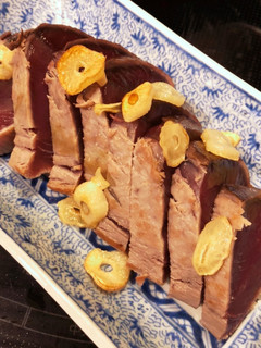熟成鰹の塩タタキの大蒜風味-レシピのメイン写真