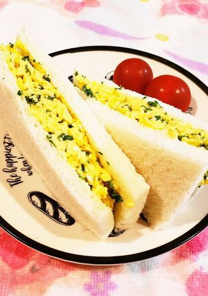 炒り卵とパセリのサンドイッチ♡-レシピのメイン写真