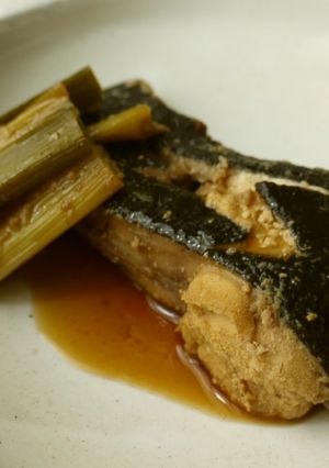 簡単♪子持ちカレイの煮つけ【甘辛味】-レシピのメイン写真