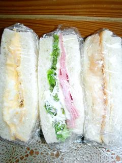 サンドイッチ(耳も挟んでみました)-レシピのメイン写真