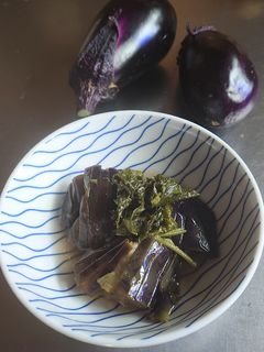 茄子の揚げ煮 紫蘇も一緒に煮ます-レシピのメイン写真