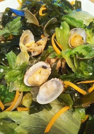 アサリとレタスとワカメの酒蒸し-レシピのメイン写真