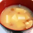 なめこと豆腐のホッとする我が家の味噌汁