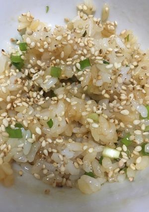 思いつき「ネギとごま油の香り飯」-レシピのメイン写真