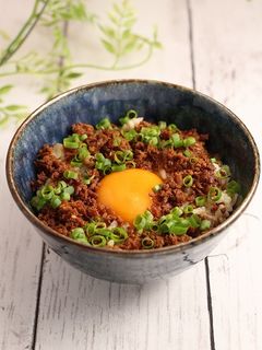 簡単!牛そぼろ丼-レシピのメイン写真