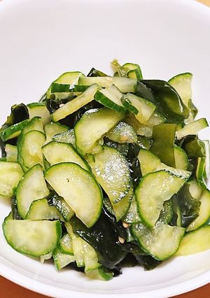ポンのきゅうりとワカメの酢の物-レシピのメイン写真