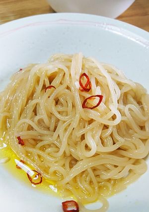 ずぼらこんにゃくパスタ ペペロンチーノ-レシピのメイン写真