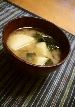 ＊じゃがいもと若布のお味噌汁＊-レシピのメイン写真
