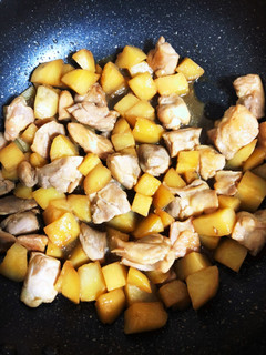 じゃがいもと鶏もも肉の炒め煮-レシピのメイン写真