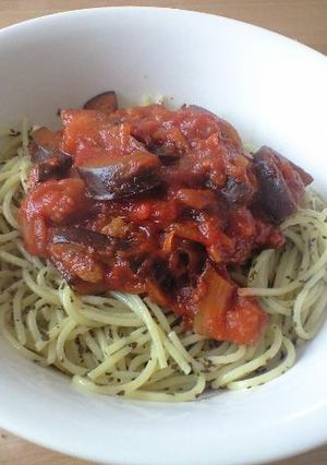 バジル風味のトマトソースパスタ-レシピのメイン写真