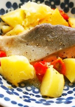 鮭のレンジ蒸し！じゃが芋・プチトマト♪-レシピのメイン写真