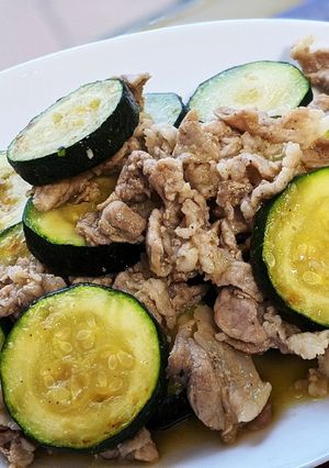 ズッキーニと豚バラ肉のさっぱり炒め-レシピのメイン写真