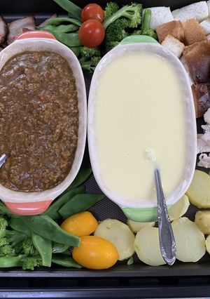 ホットプレートでカレー＆チーズフォンデュ-レシピのメイン写真