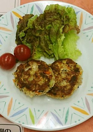 野菜たっぷり　さば缶と豆腐のハンバーグ-レシピのメイン写真