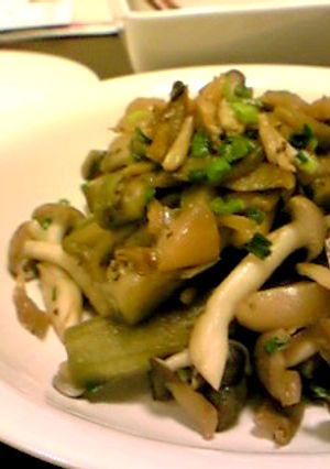 調味料不要☆ナスとしめじの搾菜炒め-レシピのメイン写真