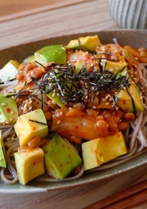 簡単♪キムチアボカド納豆の冷やしそば-レシピのメイン写真