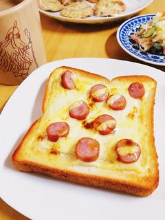 朝食♡食パンでウインナーのチーズトースト-レシピのメイン写真
