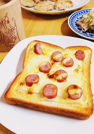 朝食♡食パンでウインナーのチーズトースト-レシピのメイン写真