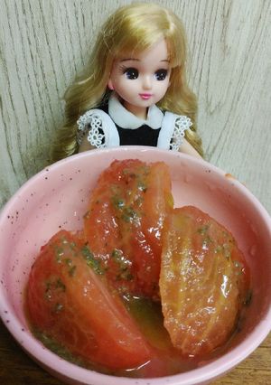 リカちゃん♡湯剥きトマトバジルソースかけ-レシピのメイン写真