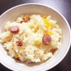 รูปของ トマトとウィンナーの炊き込みご飯