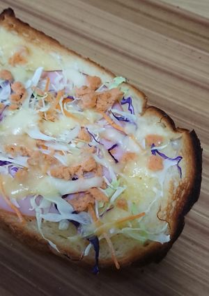 簡単食パンアレンジ♪鮭フレークチーズパン-レシピのメイン写真