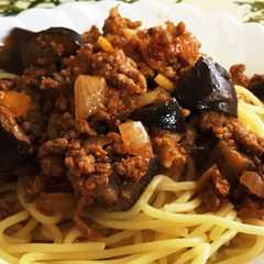 รูปของ お肉たっぷり！ランチに簡単絶品パスタ♡